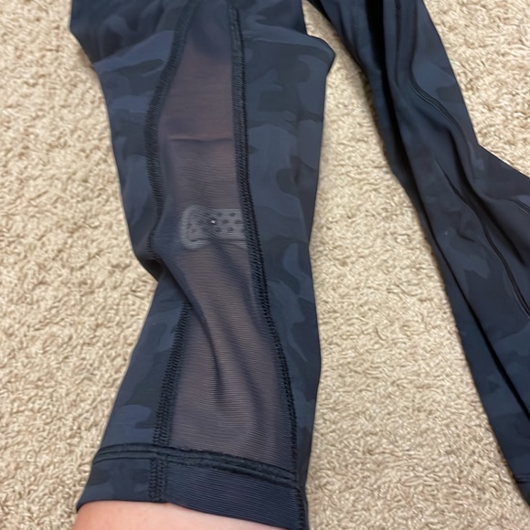 NWOT Lululemon 21” crop camo side mesh - Picture 6 of 8